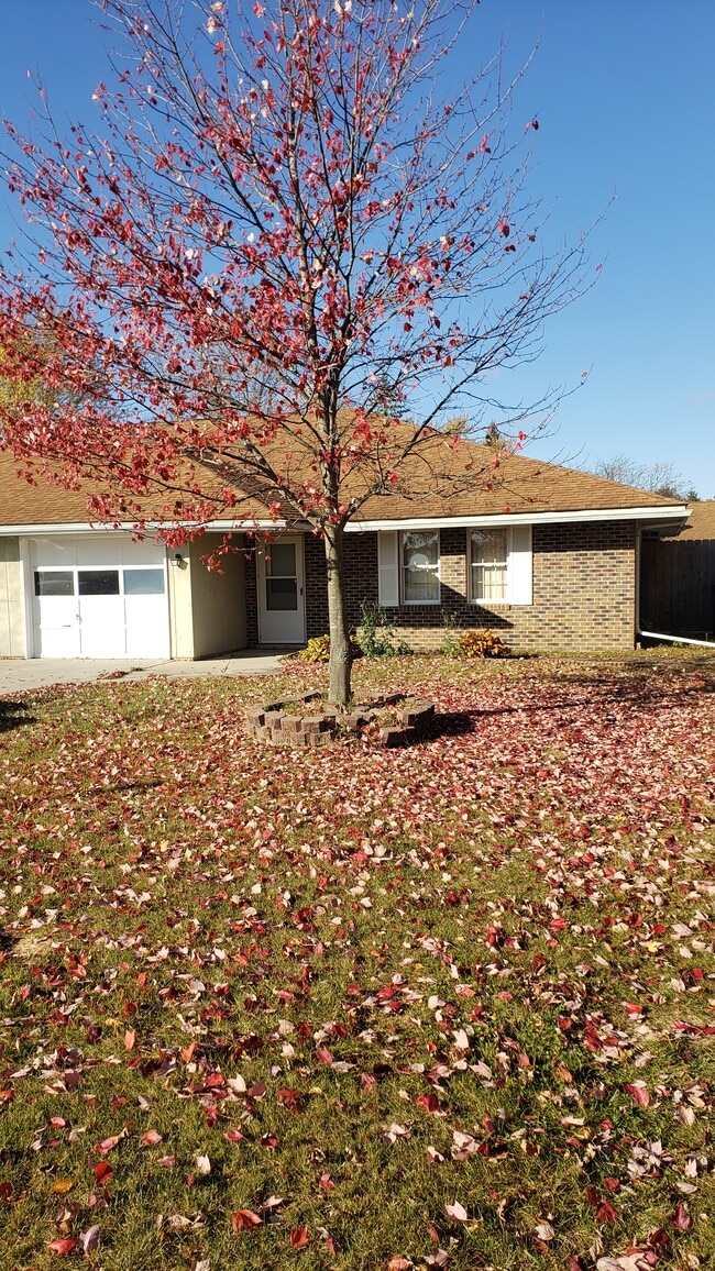 Building Photo - 2427 Wilshire Dr