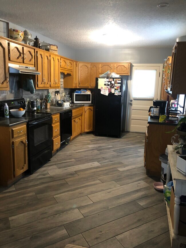 Kitchen - 220 W 34th St