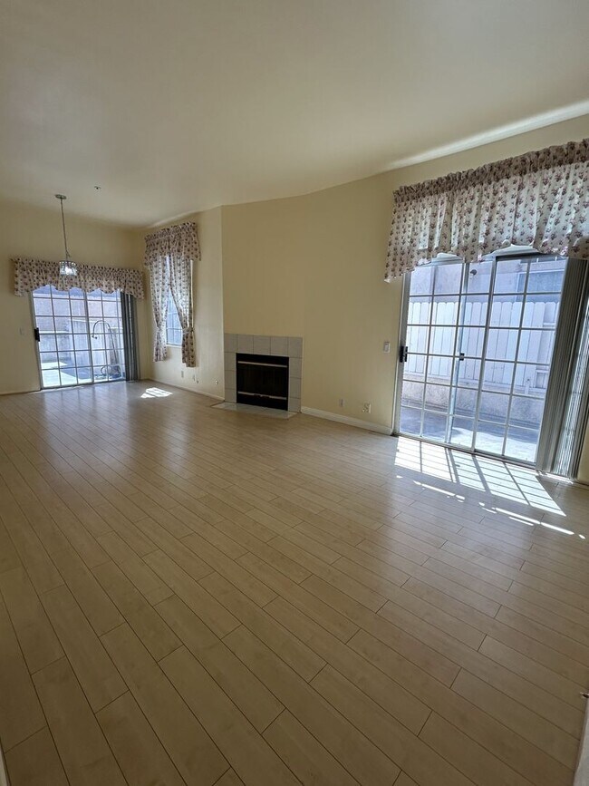 Foto del edificio - Cozy 3 bedroom Condo in the most demanded neighborhood at City of Alhambra