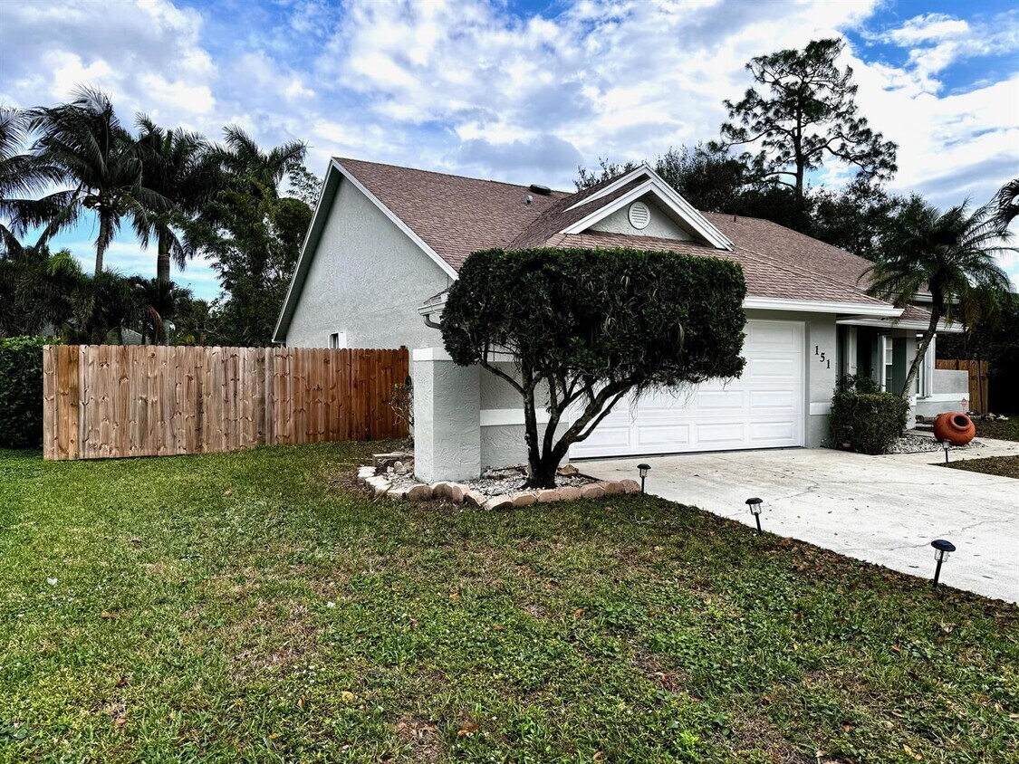 Primary Photo - 151 Kings Way
