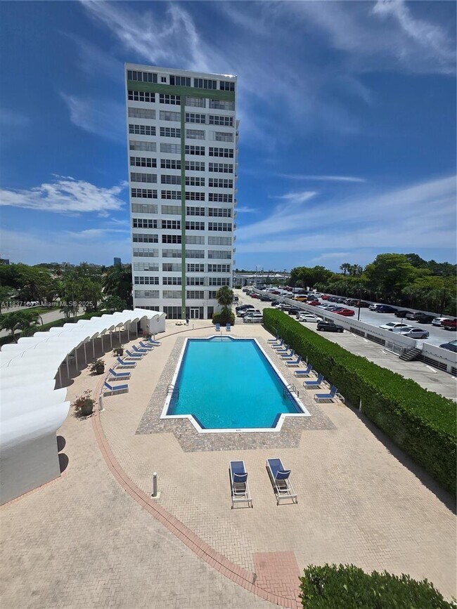 Foto del edificio - 2100 Sans Souci Blvd