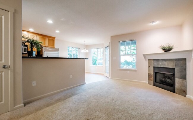 Foto del edificio - Luxury Living at West Oaks Condominiums
