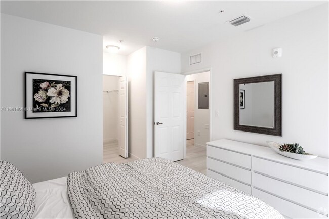 Foto del edificio - 7671 W 3rd Ave