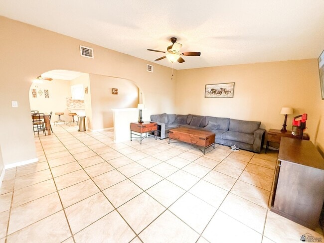 Building Photo - 1465 E Laguna Pl