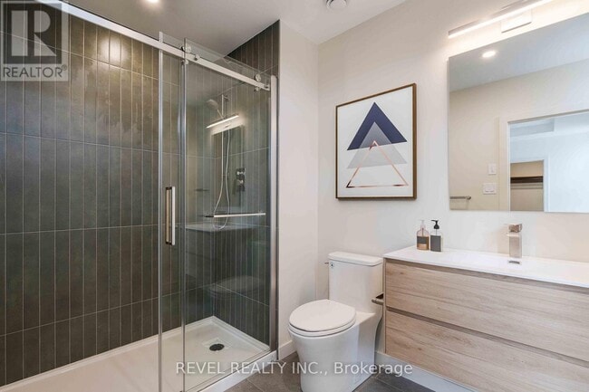 Building Photo - 4390 Hillview Dr