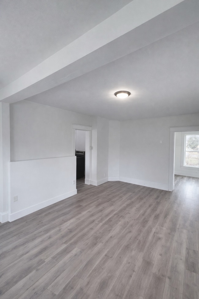 Building Photo - 406 Garfield Ave