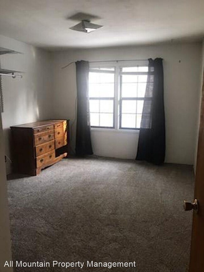 Foto del edificio - 1 br, 1 bath House - 585 Talmadge Rd