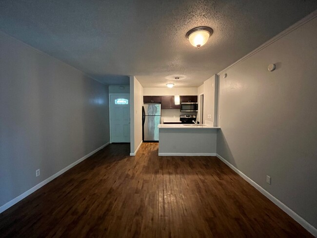 Foto del edificio - 2Bed/1Bath in Travis Heights