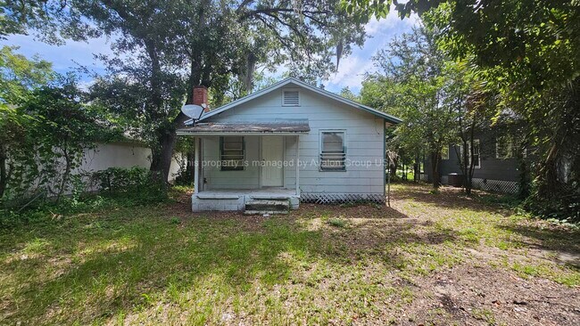 Building Photo - 738 Westbrook Rd