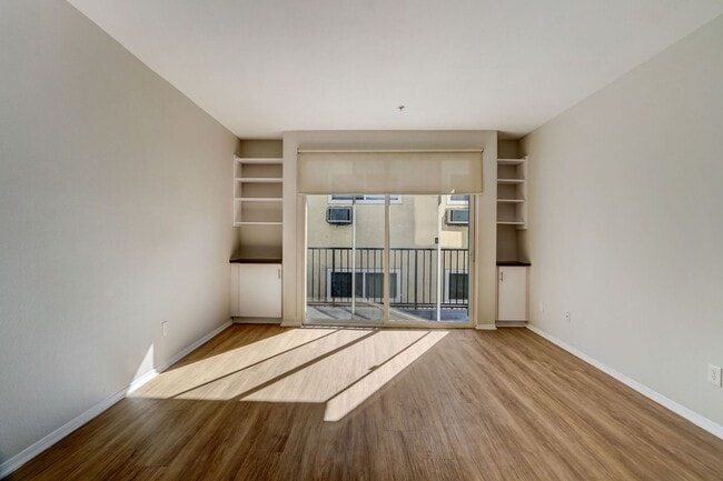 Interior Photo - 2820 Sawtelle Blvd
