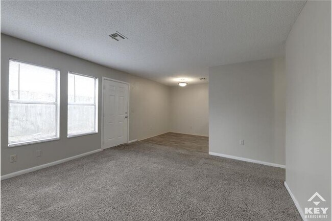 Building Photo - 1324 N Minneapolis St