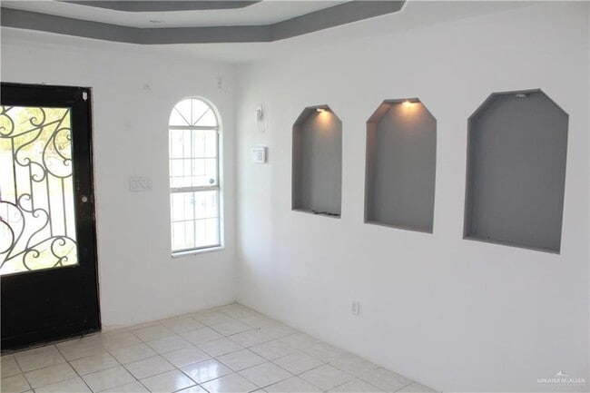 Building Photo - 1108 Arboledas Dr