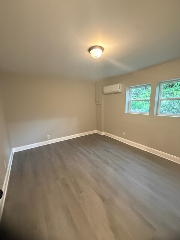 Foto del edificio - 1300-1330 Windsor Avenue - 1314B
