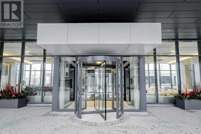 Building Photo - 10 Honeycrisp Cres