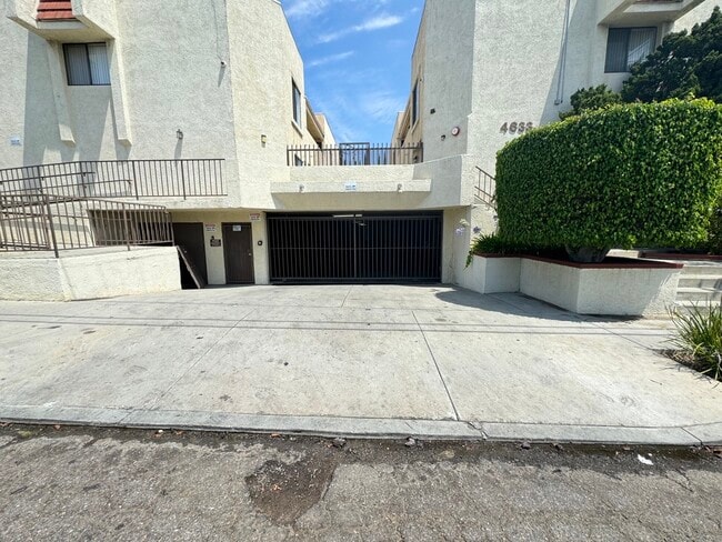 Foto del edificio - 4633 Vermont Pl