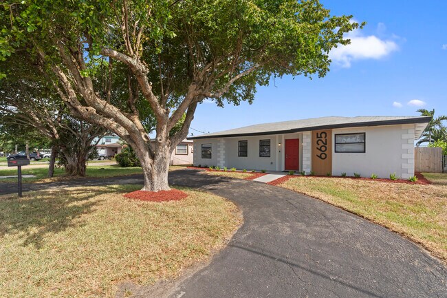 Building Photo - 6625 Boxwood Dr