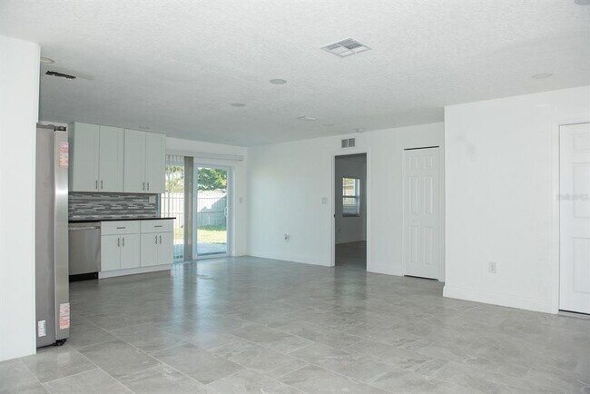 Foto del edificio - 11889 93rd Ave N