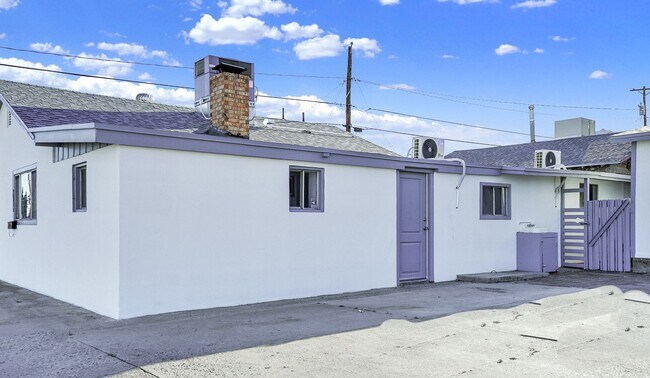 Foto del edificio - 4603 Byron St