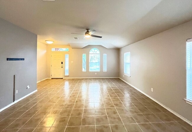 Building Photo - 806 Point Valley
