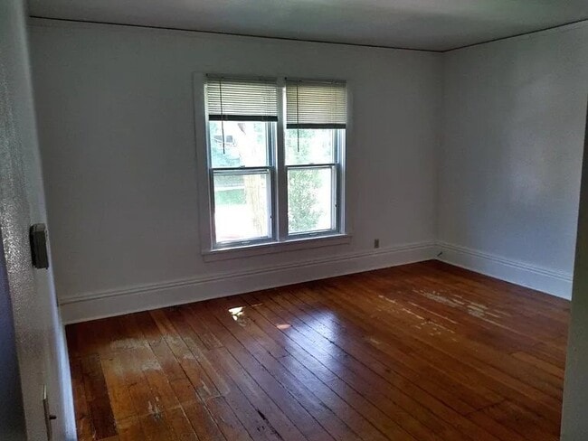 Building Photo - 1014 E Gorham St