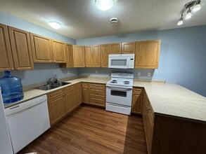 Building Photo - 804-888 88 Ave Building Photo - 804-888 88 Ave