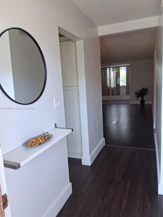 Foto del edificio - 301 NE 14th Ave