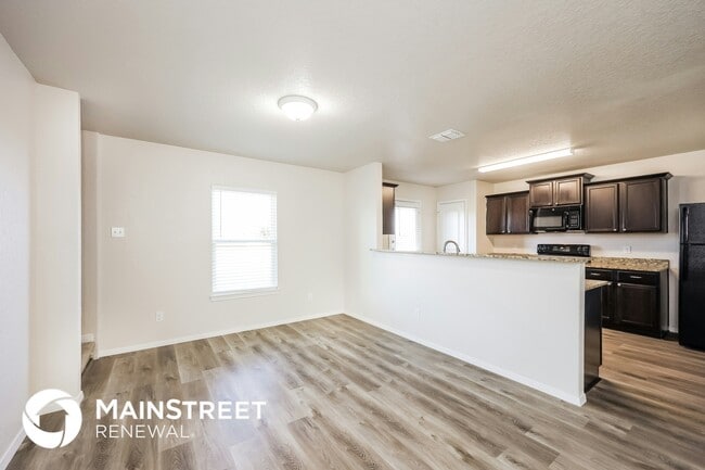 Building Photo - 6726 Sabinal