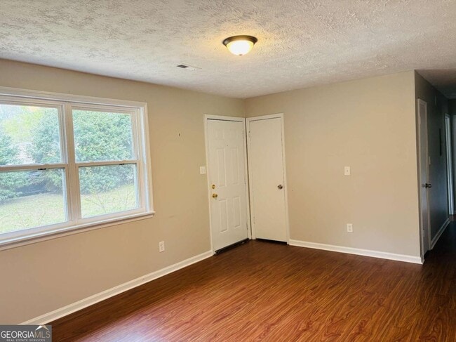 Foto del edificio - 42 Westgate Park Ln