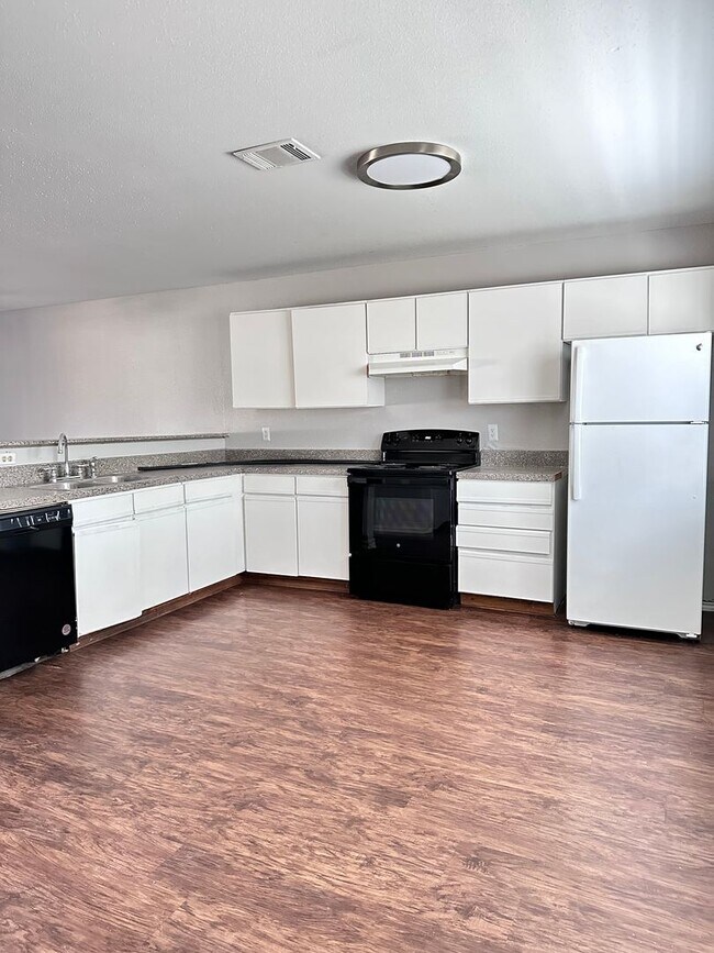 Foto del edificio - Best Value near Downtown for Immediate Mov...