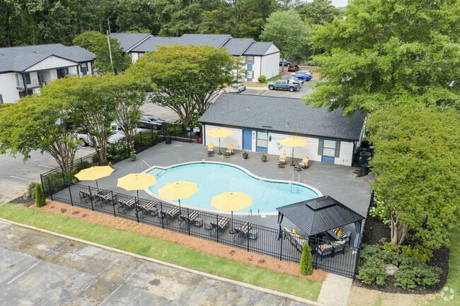 Pool - The Benton