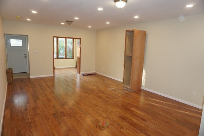 Building Photo - 97 Gelston Ave