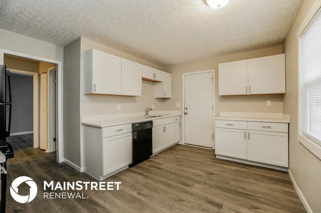 Building Photo - 2084 Belcher Dr