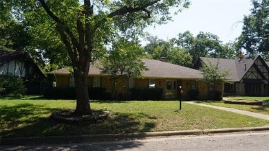 Building Photo - 2909 Kircaldy Ct
