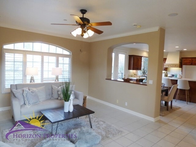 Foto del edificio - Modern Three-story 5 Bed 3.5 Bath 2,601 sqft Fair Oaks Home