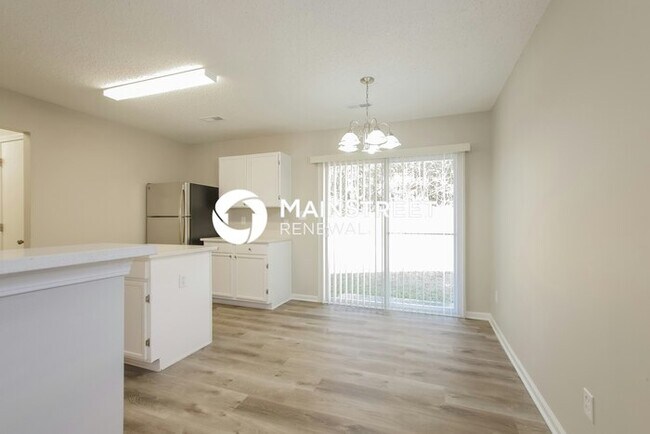 Building Photo - 3 Bedroom Pet-Friendly Home in Charlotte, NC with Main Street Renewal