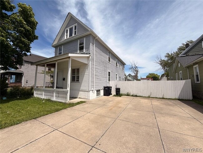 Building Photo - 769 19th St