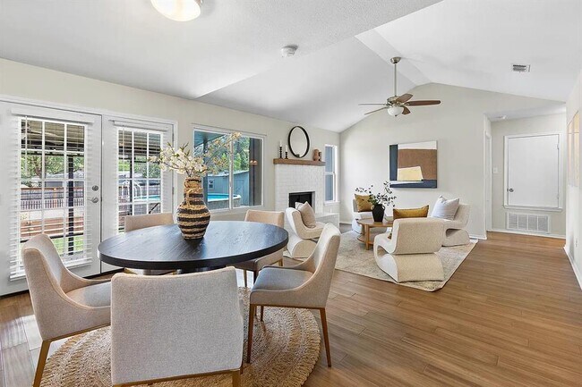 Foto del edificio - 13201 Bourbon St