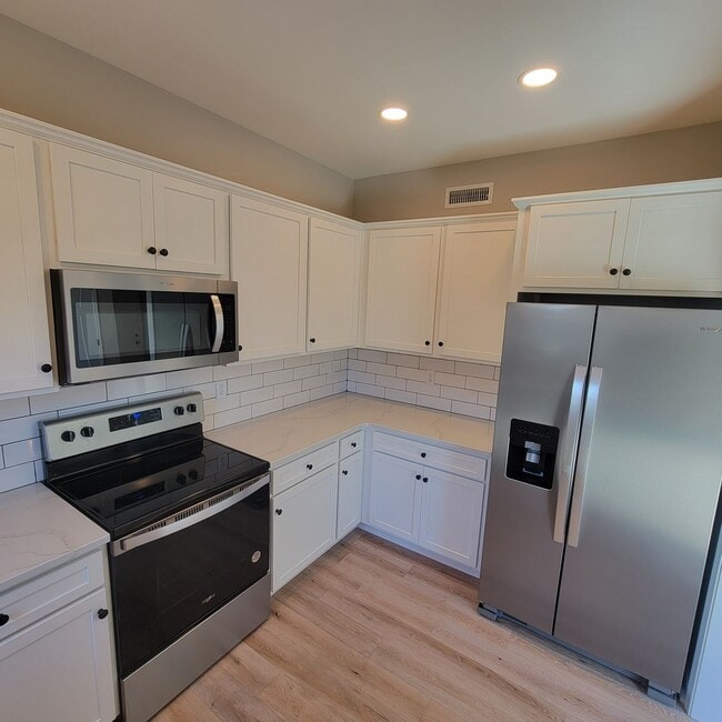 Building Photo - 3/2 Townhouse-Cookeville, TN