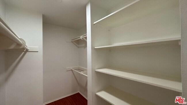 Foto del edificio - 525 S Ardmore Ave