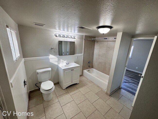 Building Photo - 4 br, 2 bath House - 2547 Orange Ave.