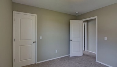 Building Photo - 5517 Yew St W