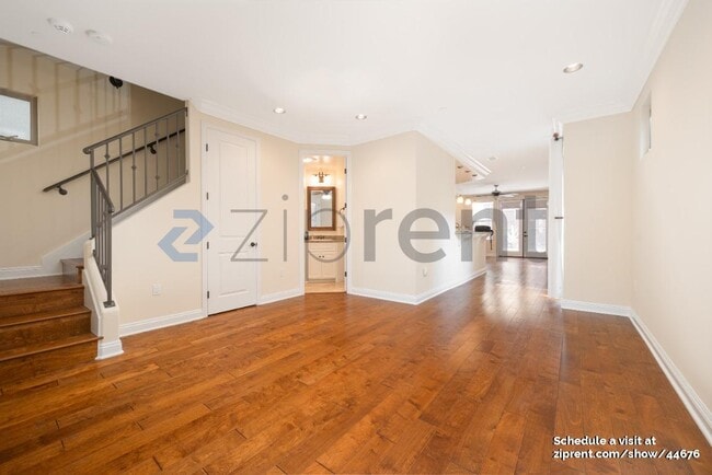 Building Photo - 1424 Thomas Ave