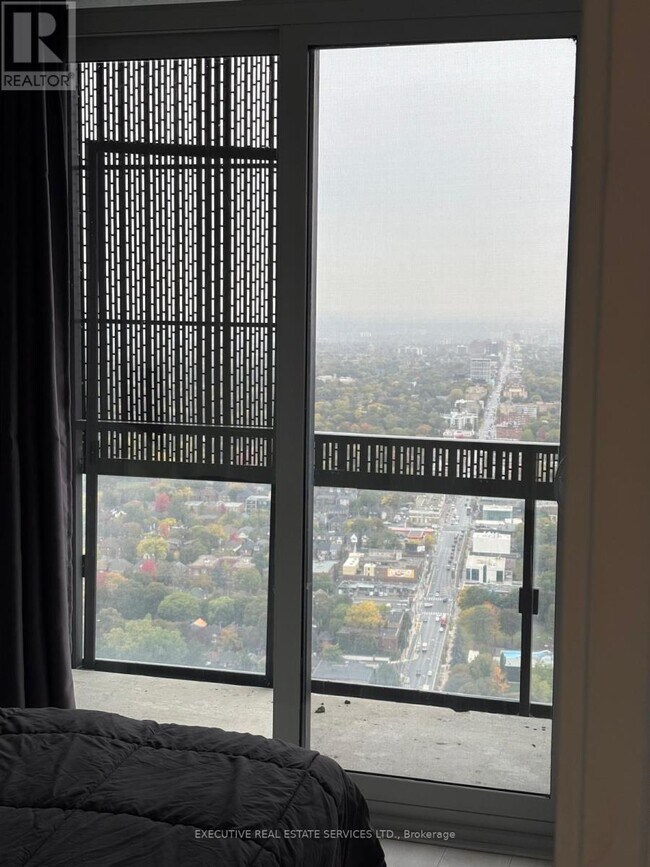 Building Photo - 8 Eglinton Ave E