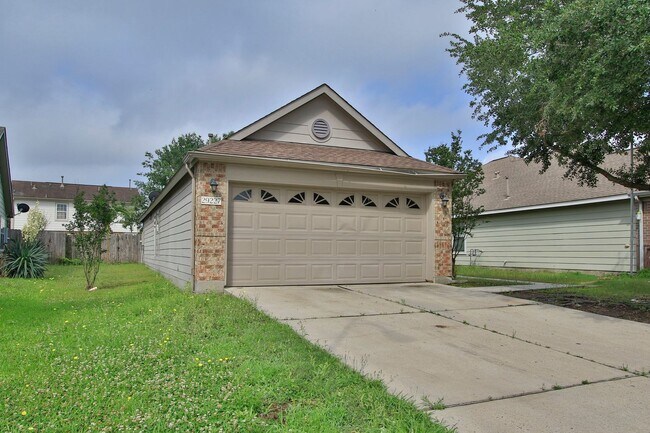 Building Photo - 3BR Home in Legends Run with Community Poo...