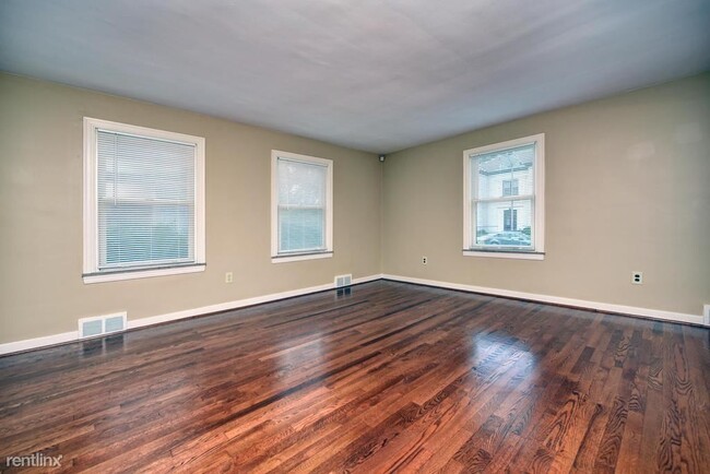 Building Photo - 2 br, 1 bath Townhome - 7036 Meade Place