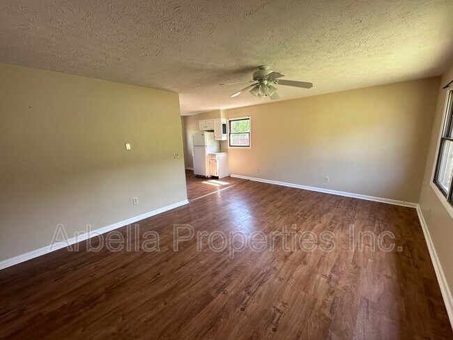 Building Photo - 923 Kendrick Creek Rd