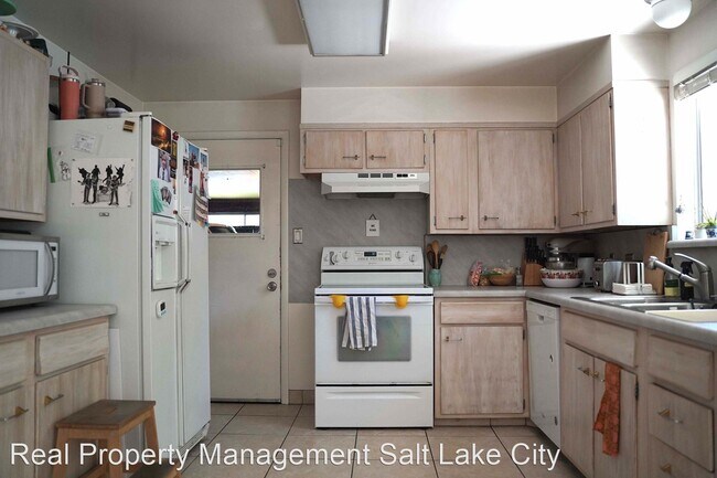 Foto del edificio - 4 br, 3 bath House - 4585 S 2770 E