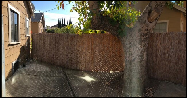 Foto del edificio - 4129 Lincoln Ave