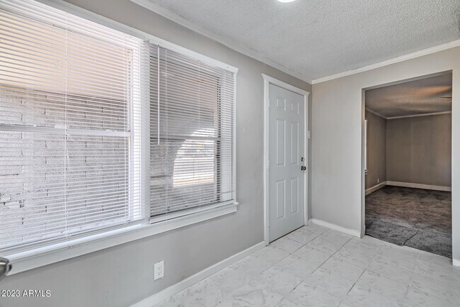 Foto del edificio - 1535 W Buckeye Rd