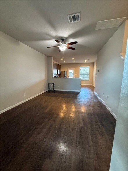 Foto del edificio - 7527 Merrylands Dr